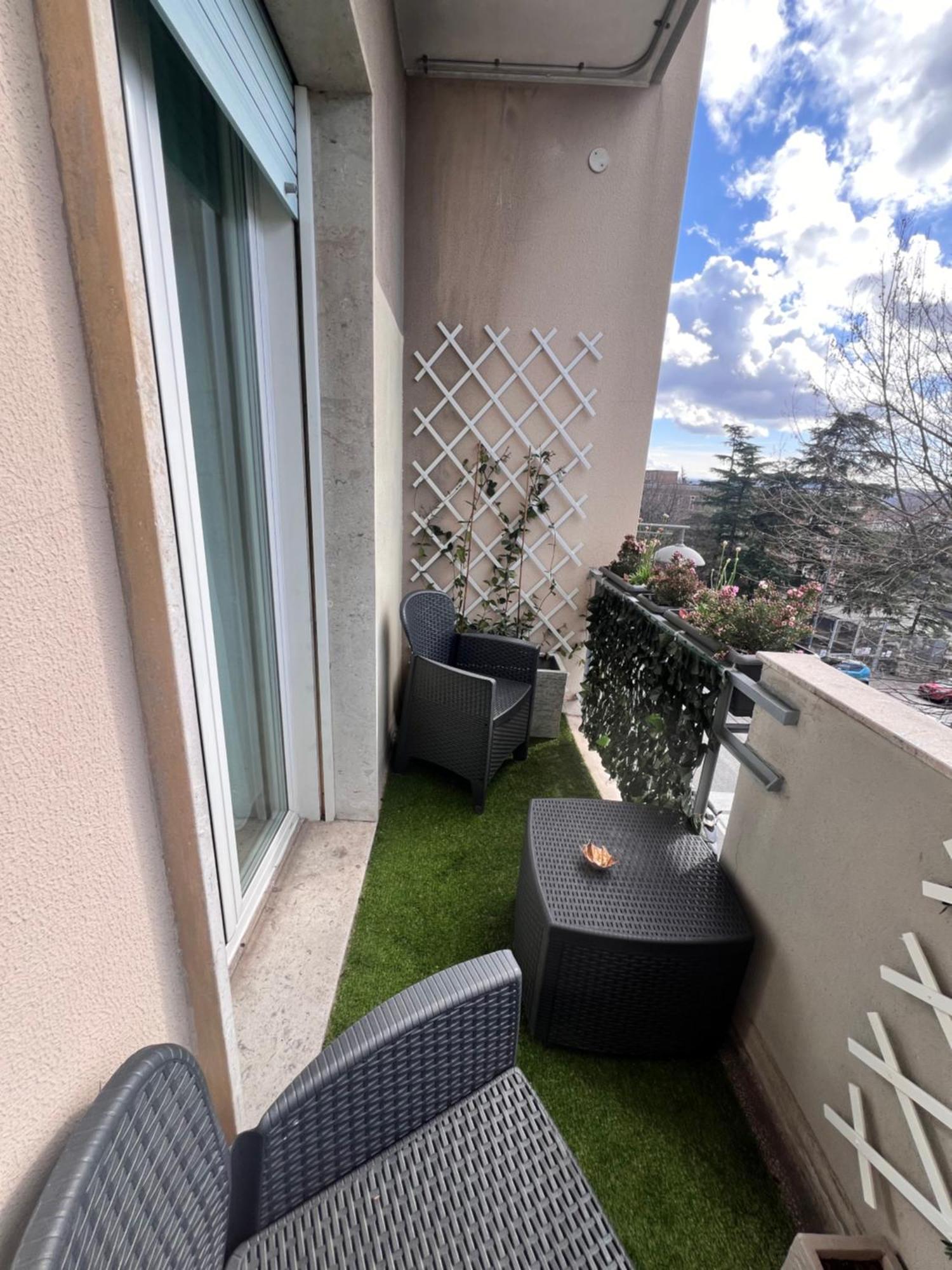 Residence Locchi ตรีเอสเต ภายนอก รูปภาพ